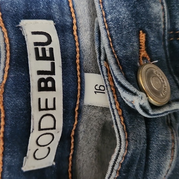 Code Bleu Jeans - Picture 2 of 4